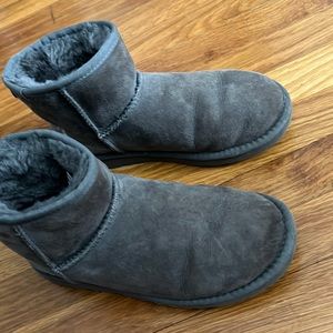 Ugg mini boot